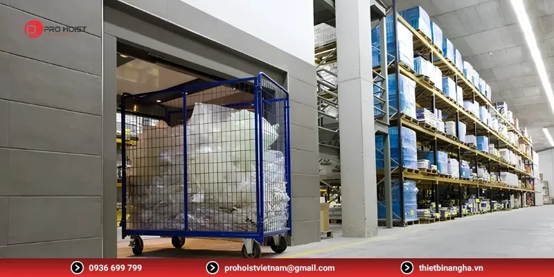 Hệ thống thang nâng hàng 3 tấn lắp đặt tại nhà máy công nghiệp lớn